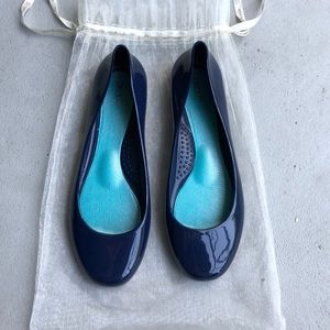 OKA b. Navy Flats Size 9